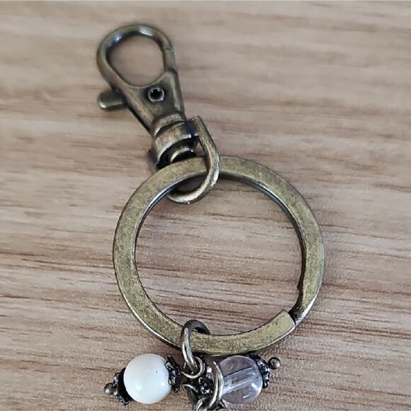 Elegant Elephant Rhinestone Keychain with Cream Beads Purse Beltloop Jewelry - Picture 6 of 6